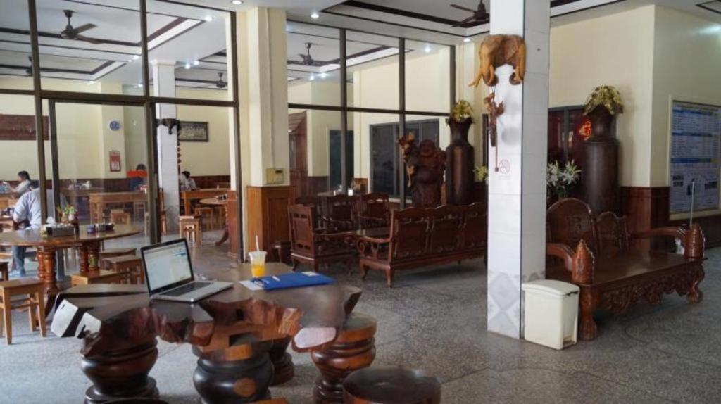 Lankham Hotel Pakse Ngoại thất bức ảnh