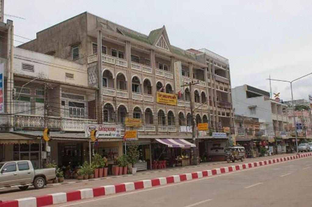 Lankham Hotel Pakse Ngoại thất bức ảnh